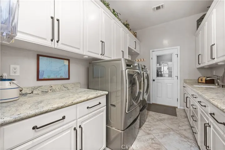 1523 Kuhio Street, Bakersfield, California 93313