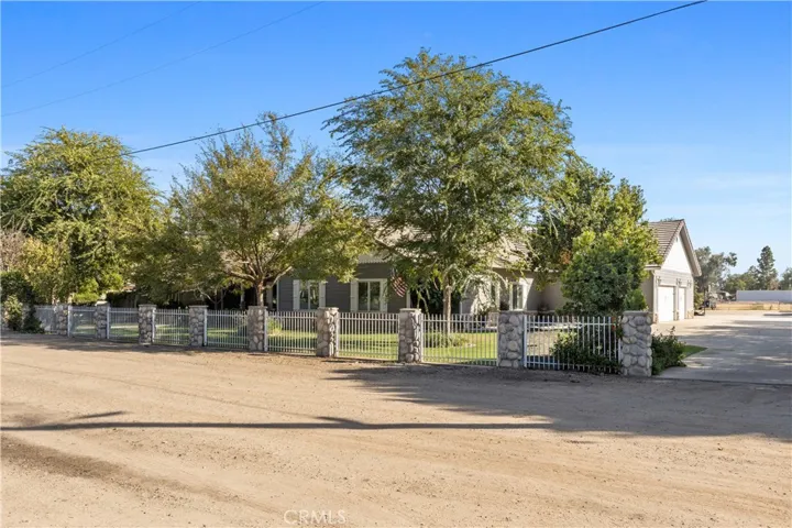 1523 Kuhio Street, Bakersfield, California 93313