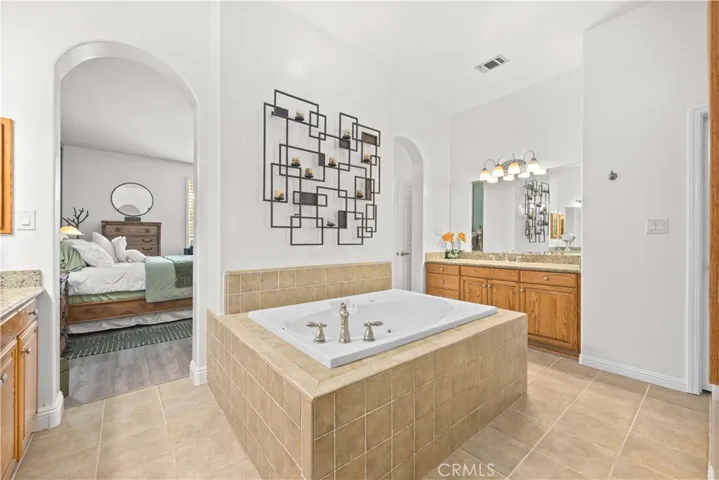 1523 Kuhio Street, Bakersfield, California 93313
