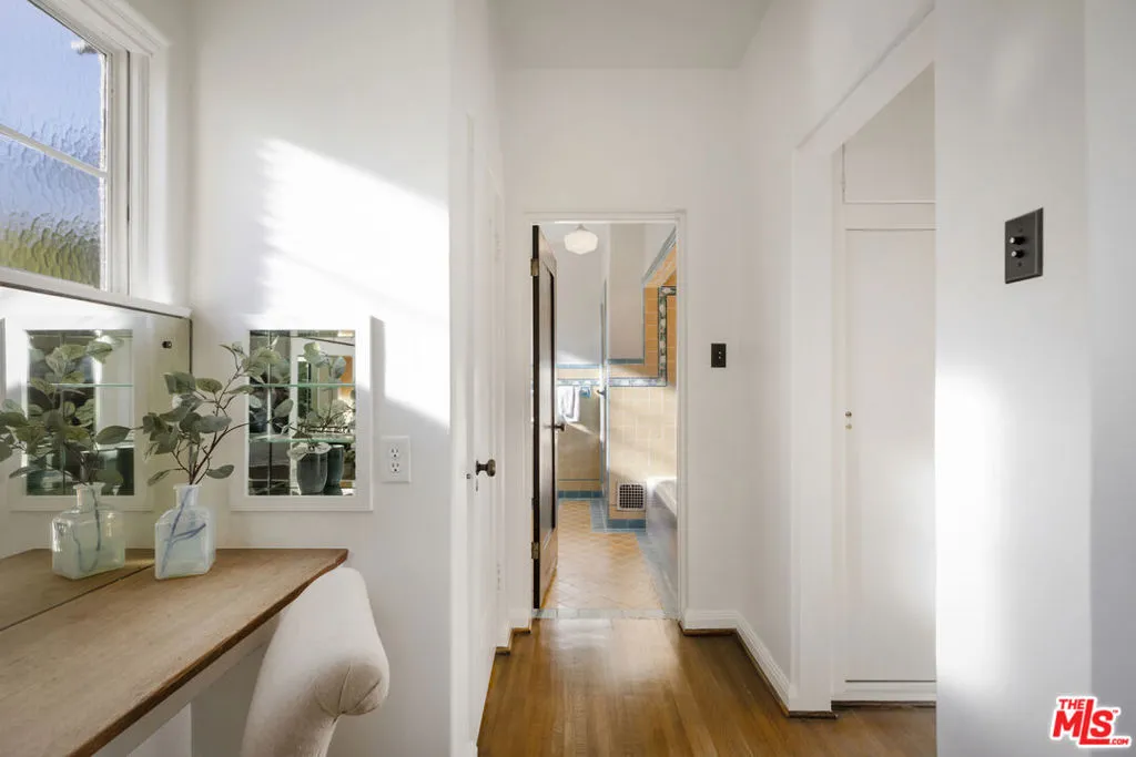 2417 Nottingham Avenue, Los Angeles, California 90027 home-pic-39