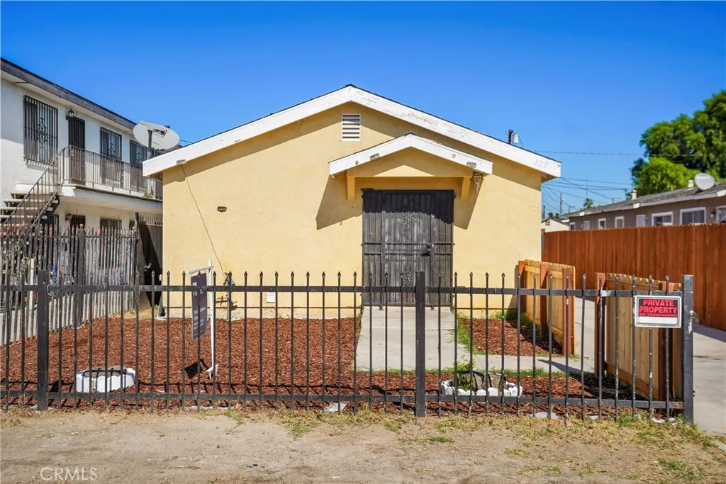 125 W Tichenor Street, Compton, California 90220 home-pic-21