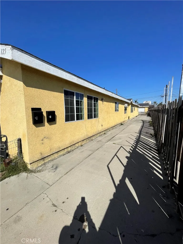 125 W Tichenor Street, Compton, California 90220 home-pic-24