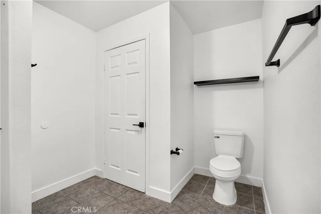 125 W Tichenor Street, Compton, California 90220 home-pic-12