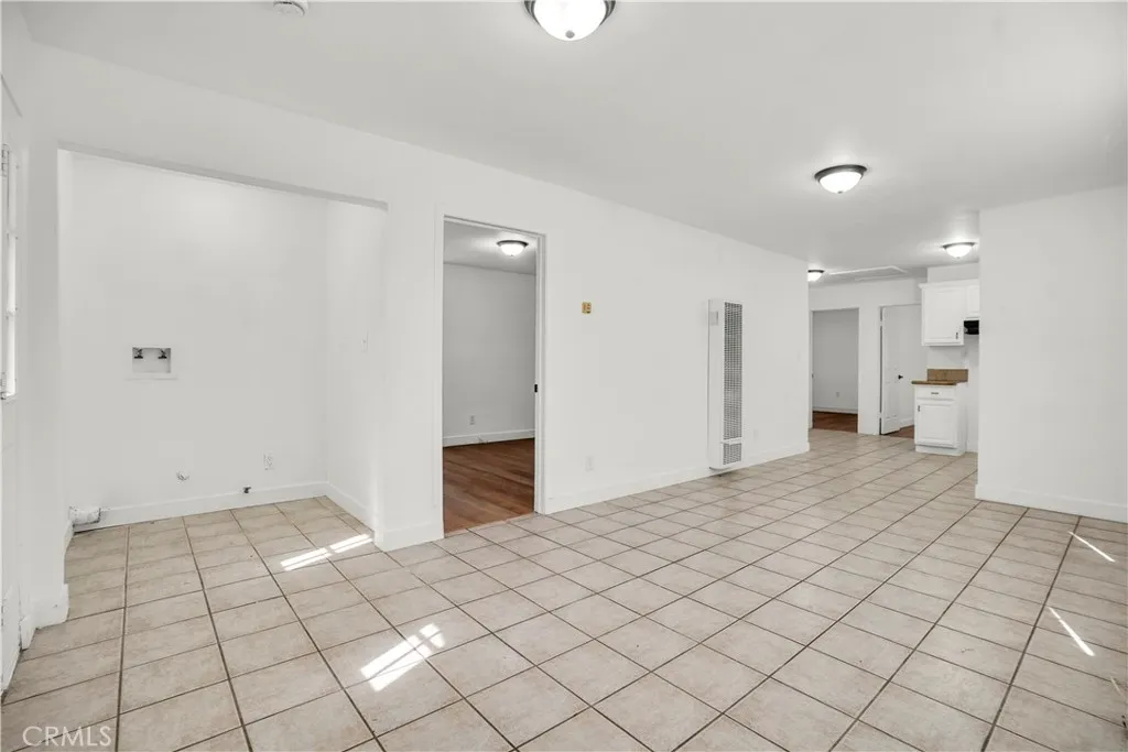 125 W Tichenor Street, Compton, California 90220 home-pic-1