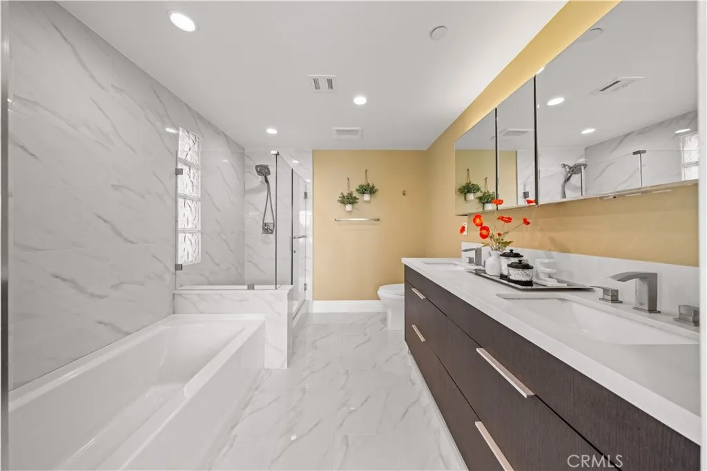 2939 Leeward Avenue 415, Los Angeles, California 90005 home-pic-16