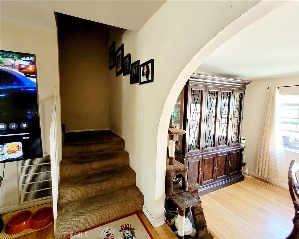 13211 S Saint Andrews Place, Gardena, California 90249 home-pic-12