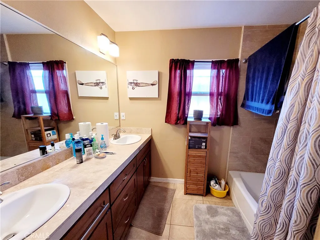 13211 S Saint Andrews Place, Gardena, California 90249 home-pic-14