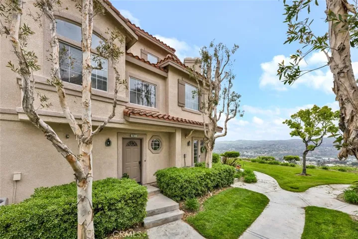 7811 E Viewrim Drive, Anaheim Hills, California 92808