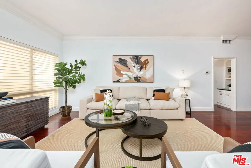 2318 Fox Hills Drive 303, Los Angeles, California 90064 home-pic-9