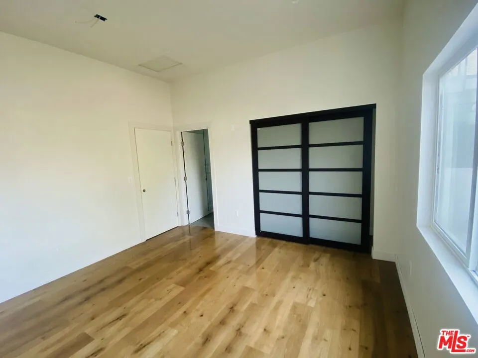 22656 Miranda Street, Woodland Hills, California 91367 home-pic-42