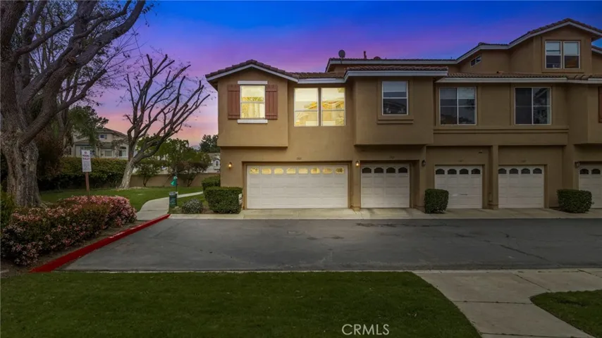 Welcome home! Corner unit, on a cul-de-sac with a greenbelt area!