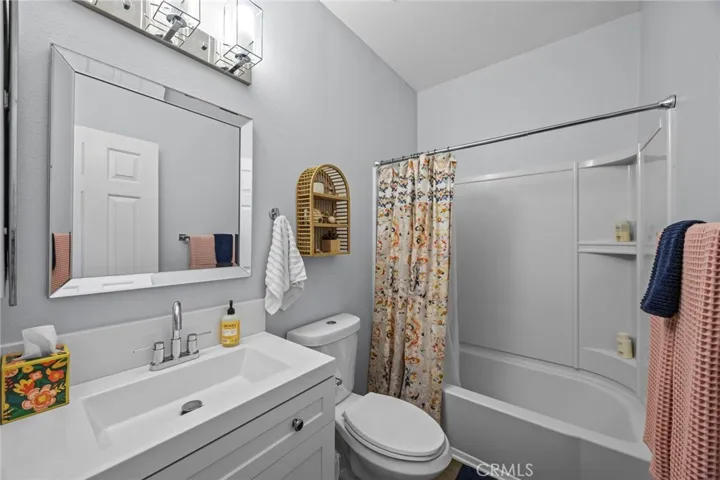 2nd bathroom