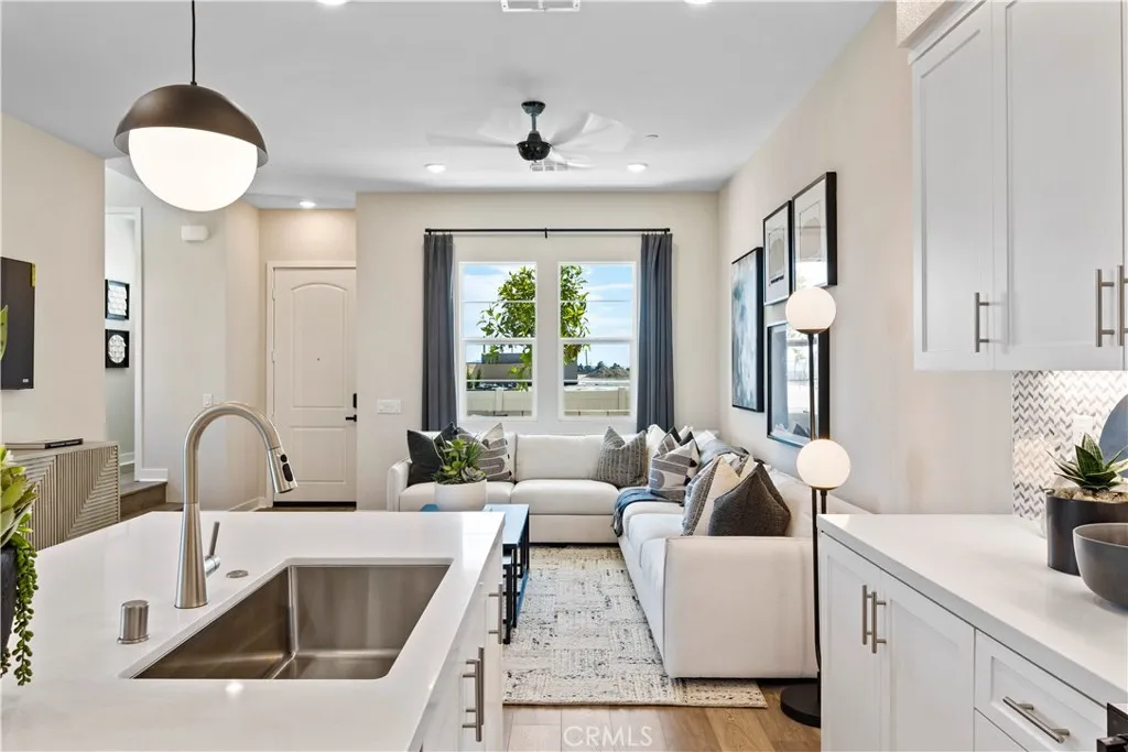 208 Siena Court, Walnut, California 91789 home-pic-6