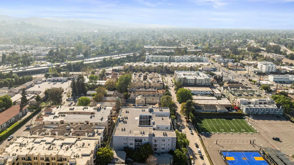 10878 Bloomfield Street 310, Toluca Lake, California 91602 home-pic-30