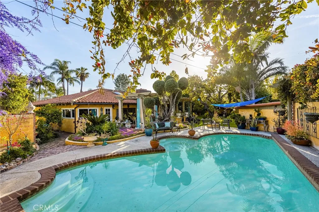 433 W Santa Clara Avenue, Santa Ana, California 92706 home-pic-30