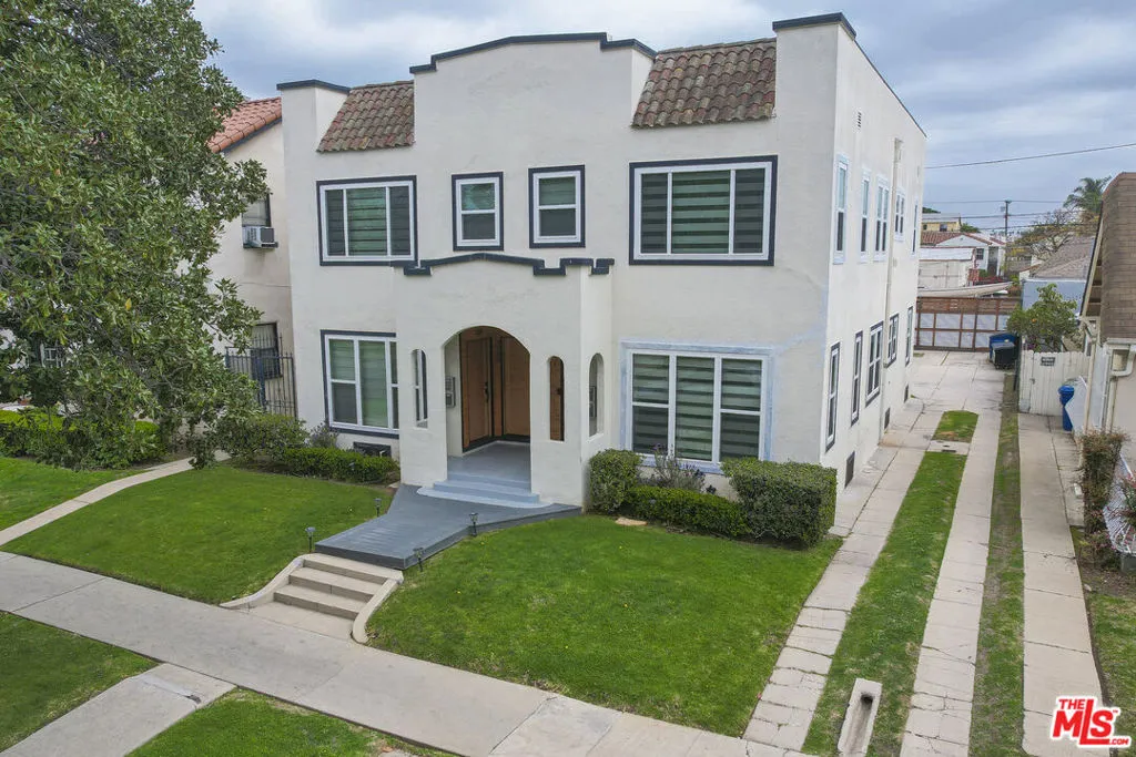 1268 S Citrus Avenue, Los Angeles, California 90019, 8 Bedrooms Bedrooms, ,4 BathroomsBathrooms,Residential Income,For Sale,Citrus,25517493