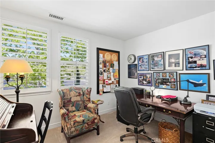Home office, could be an additional bedroom