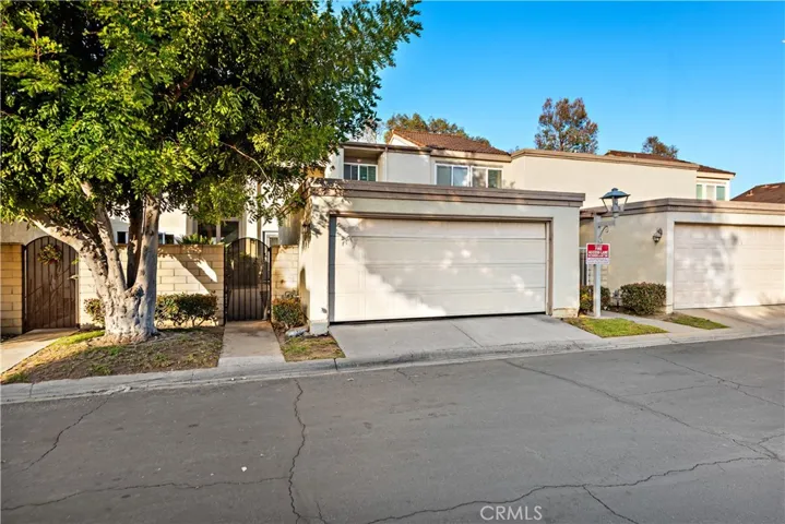 5548 E Vista Del Rio, Anaheim Hills, California 92807