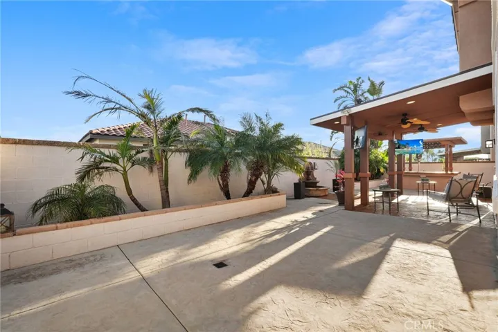 Backyard patio area, entertainers heaven