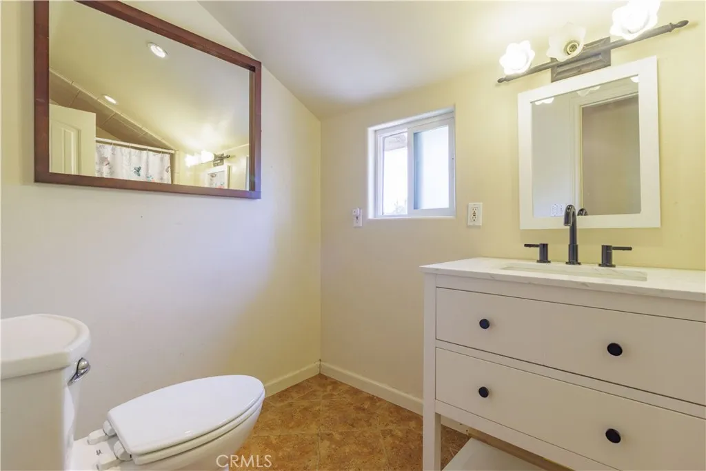 9408 Poplar Avenue, Fontana, California 92335 home-pic-42