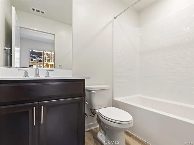 116 Citysquare, Irvine, California 92614