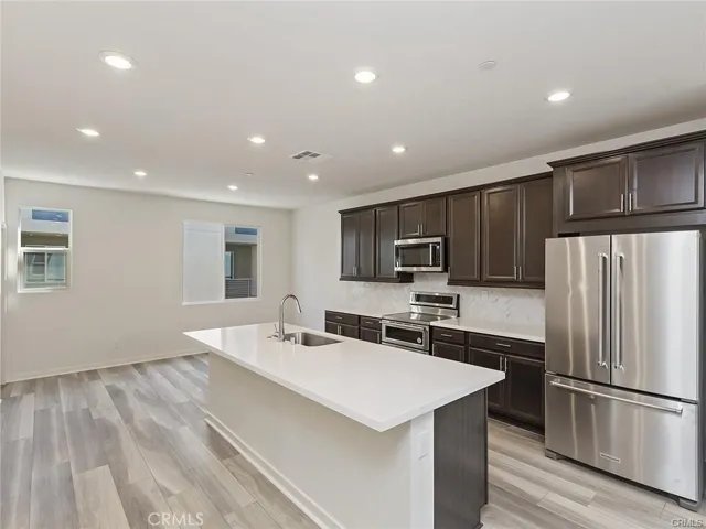 116 Citysquare, Irvine, California 92614