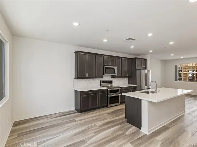 116 Citysquare, Irvine, California 92614