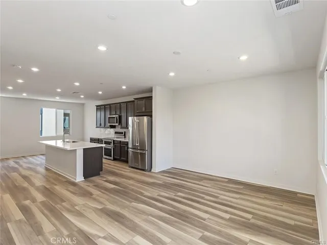 116 Citysquare, Irvine, California 92614