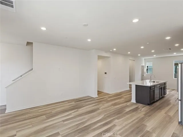 116 Citysquare, Irvine, California 92614