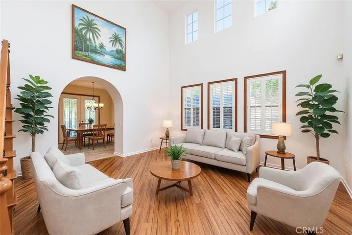 VIRTUALLY STAGE FORMAL LIVINGROOM