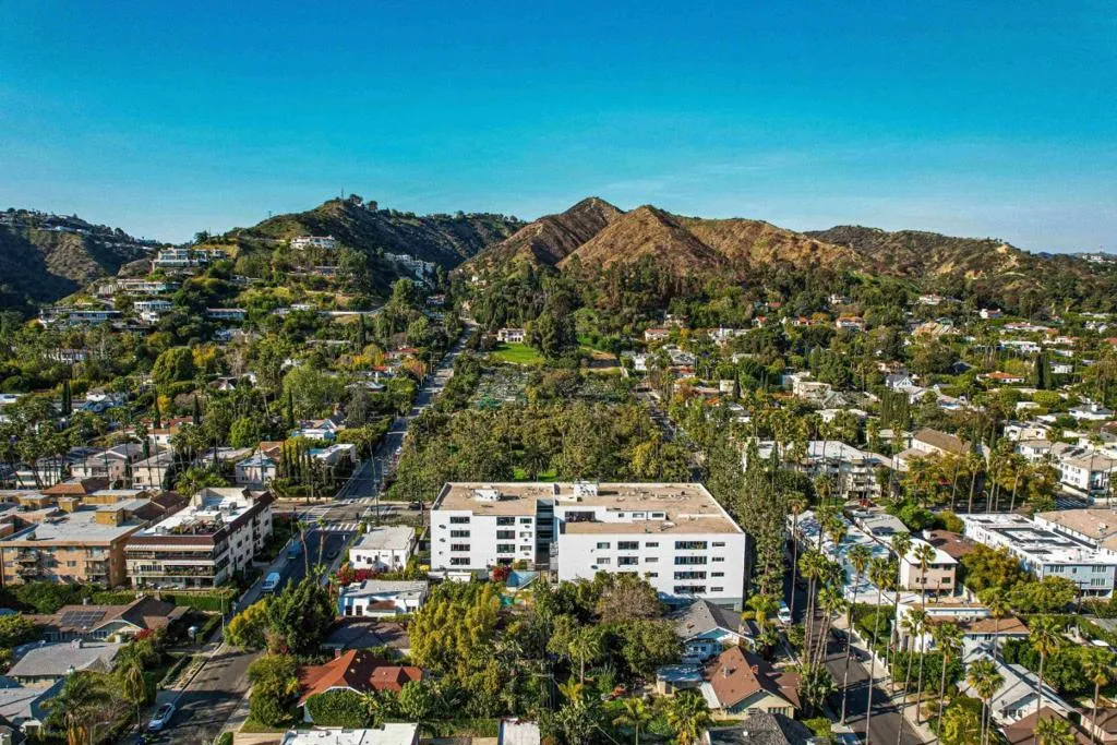 7560 Hollywood Boulevard 101, Los Angeles, California 90046 home-pic-26