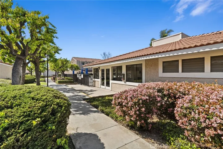 6279 Lincoln Avenue, Buena Park, California 90620