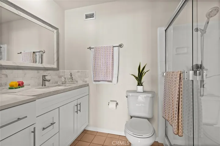 6279 Lincoln Avenue, Buena Park, California 90620