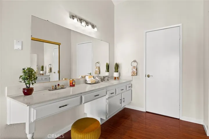 6279 Lincoln Avenue, Buena Park, California 90620