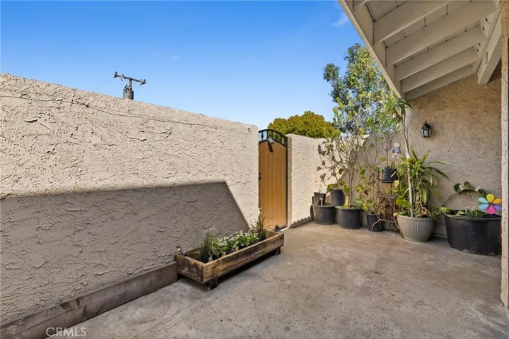 6279 Lincoln Avenue, Buena Park, California 90620