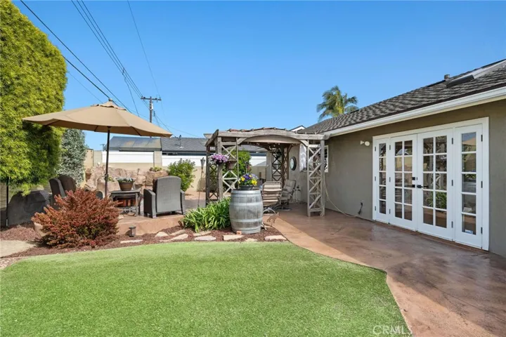 6061 Fenley Drive, Huntington Beach, California 92647