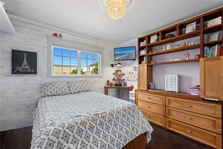 6061 Fenley Drive, Huntington Beach, California 92647