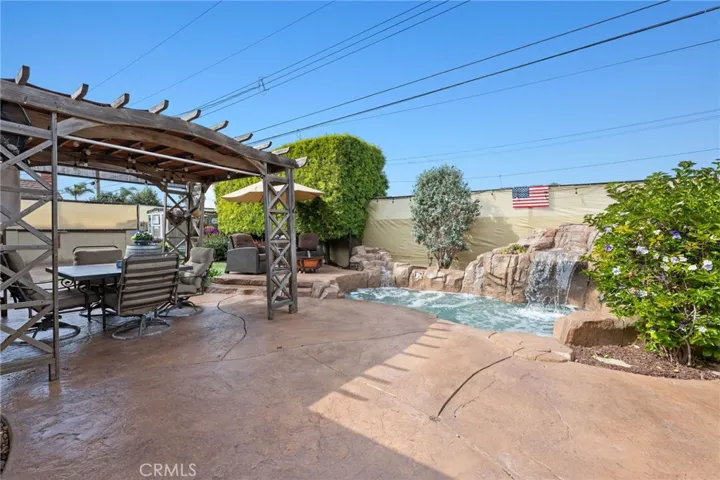 6061 Fenley Drive, Huntington Beach, California 92647