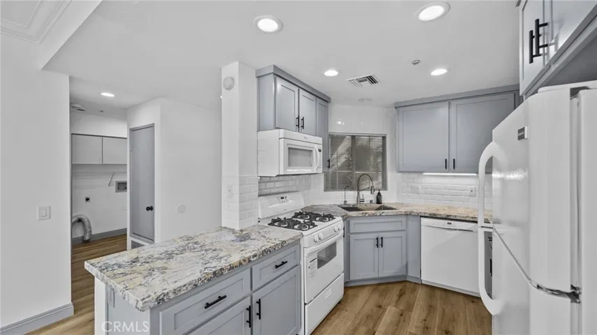 2901 Via Toscana 101, Corona, California 92879