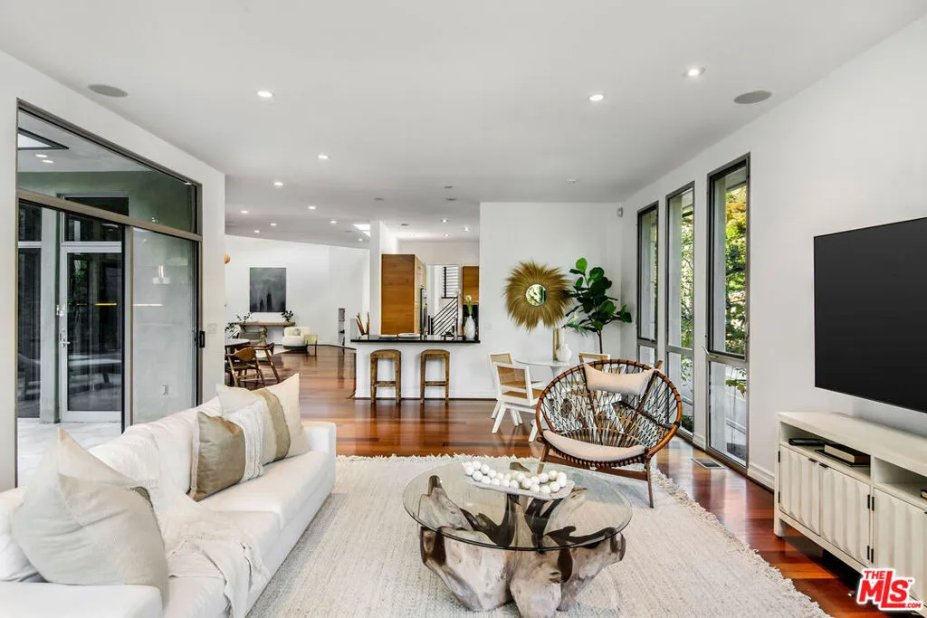 3685 Mandeville Canyon Road, Los Angeles, California 90004 home-pic-7