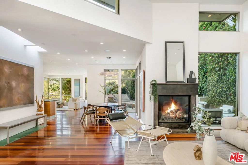 3685 Mandeville Canyon Road, Los Angeles, California 90004 home-pic-15