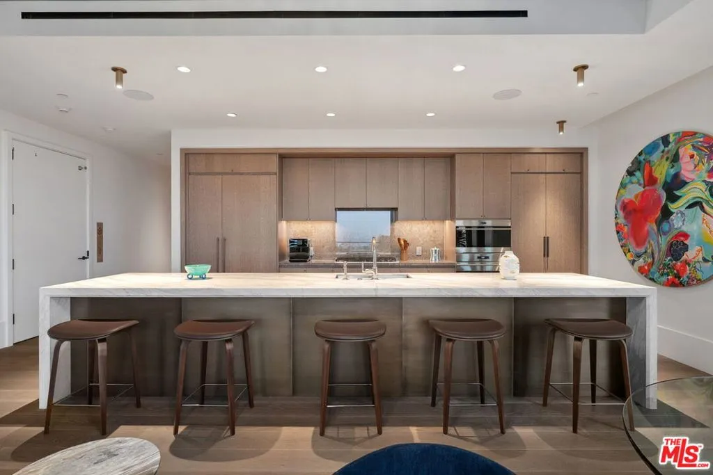 8420 W Sunset Boulevard 307, West Hollywood, California 90069 home-pic-11