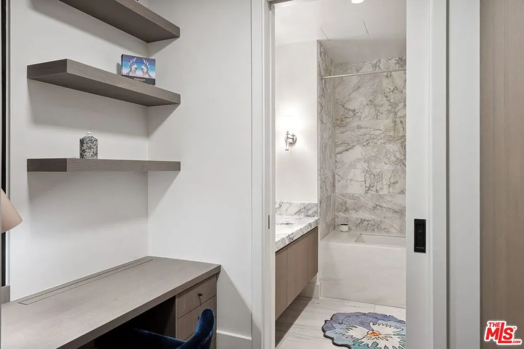 8420 W Sunset Boulevard 307, West Hollywood, California 90069 home-pic-26