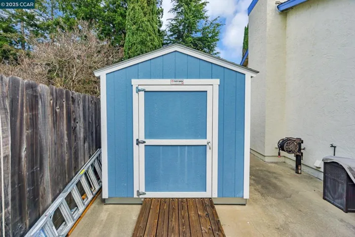 210 Marti Marie Ct, Martinez, California 94553-3545