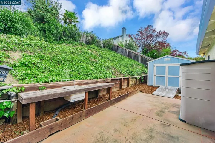 210 Marti Marie Ct, Martinez, California 94553-3545
