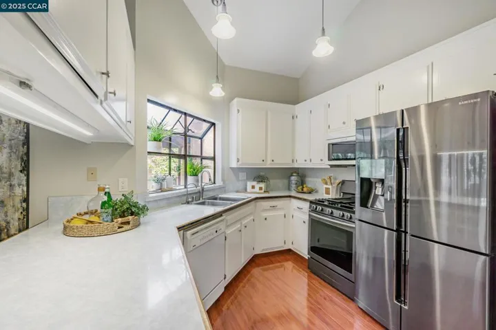 210 Marti Marie Ct, Martinez, California 94553-3545