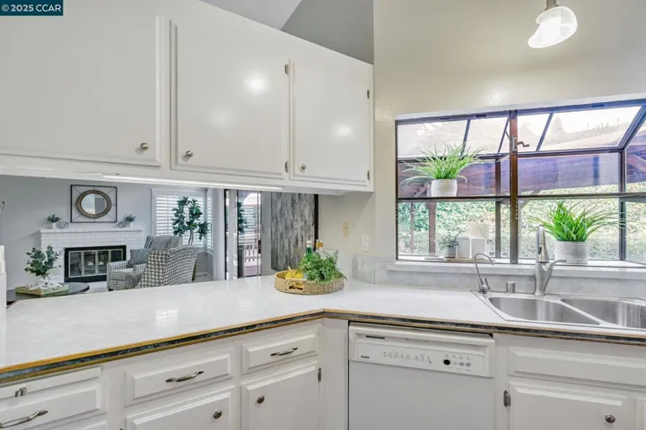 210 Marti Marie Ct, Martinez, California 94553-3545