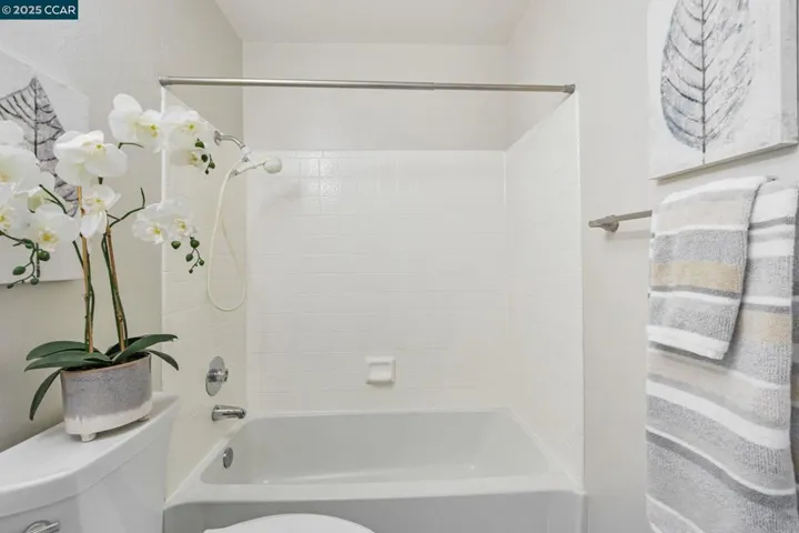 210 Marti Marie Ct, Martinez, California 94553-3545