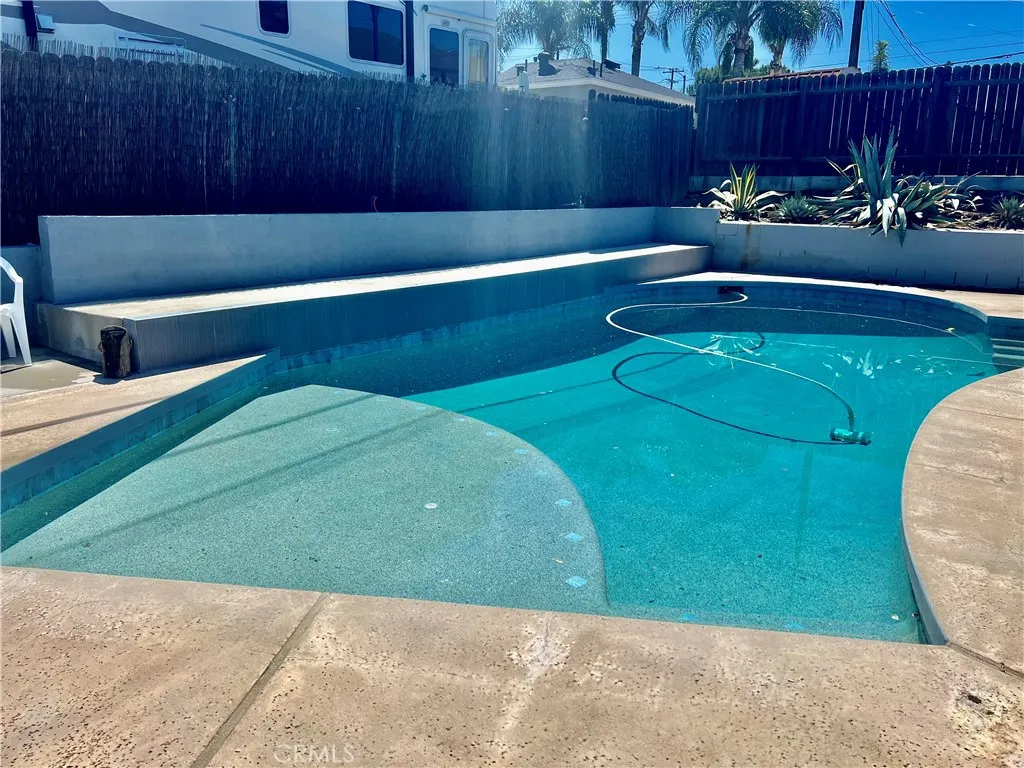 1291 Kelley Avenue, Corona, California 92882 home-pic-19