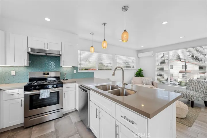 2871 Capps Street, San Diego, California 92104